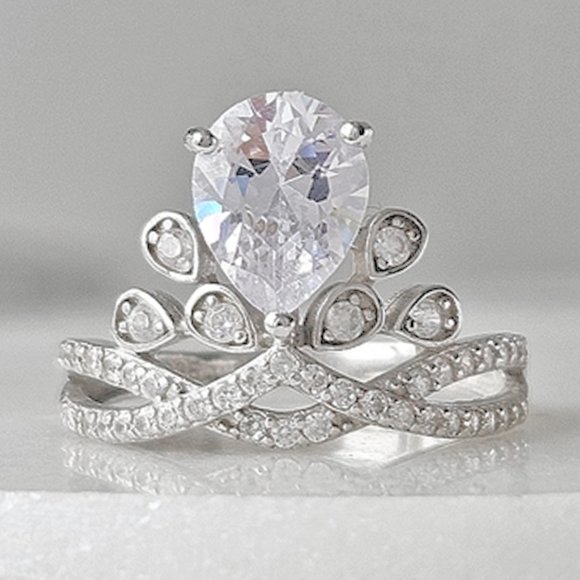 Princess Crown / Tiara Ring, real 925 Sterling Silver Charmed Aroma - Picture 1 of 6